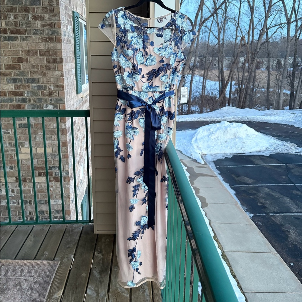 🆕 Adrianna Papell Nude & Blue Embroidered Mesh Gown Floral Column Dress Size 4 - Picture 4 of 17